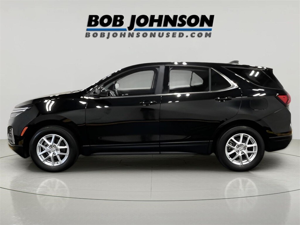 2023 Chevrolet Equinox LT photo 3