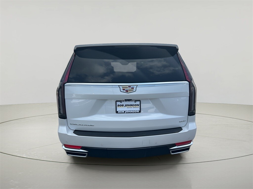2024 Cadillac Escalade Premium Luxury photo 3