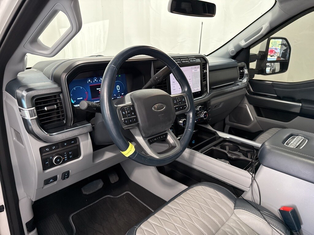 2024 Ford F-350 photo 3