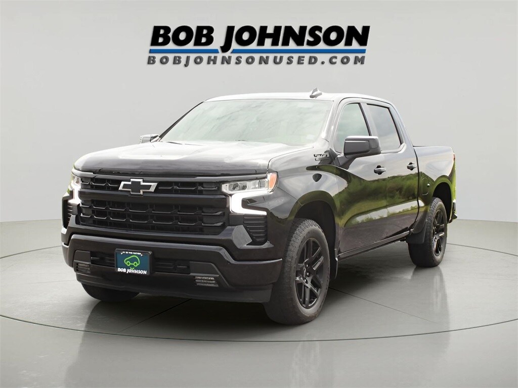2023 Chevrolet Silverado 1500 RST photo 3