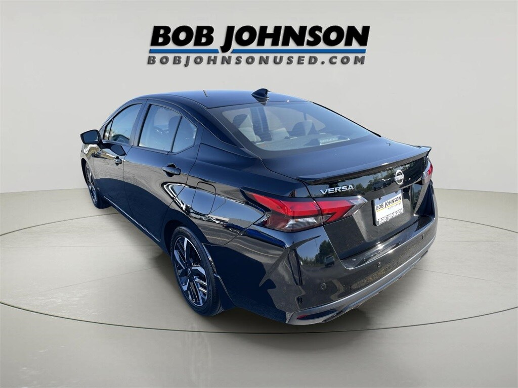 2023 Nissan Versa 1.6 SR photo 4