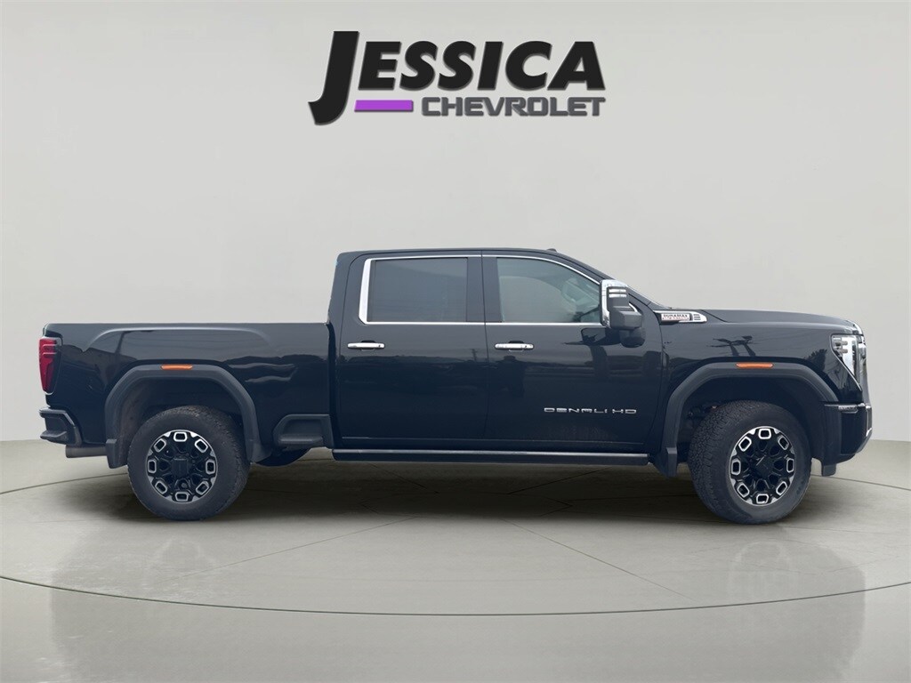 2024 Gmc Sierra 2500 HD Denali photo 2