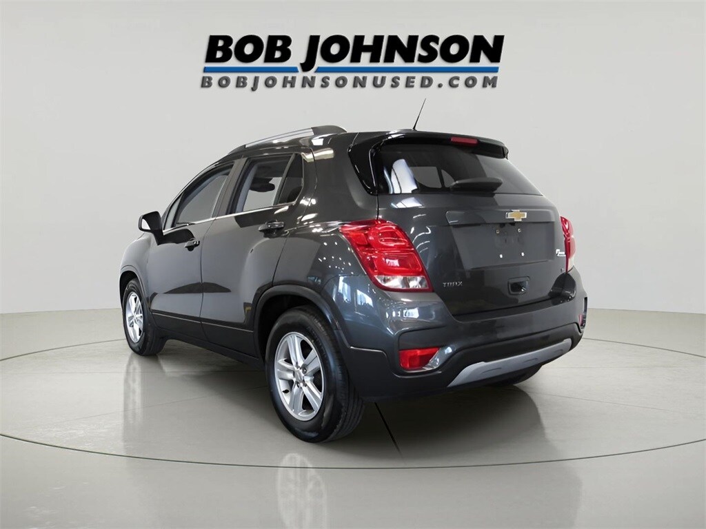 2019 Chevrolet Trax LT photo 2