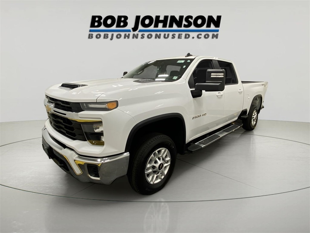2024 Chevrolet Silverado 2500HD LT photo 3