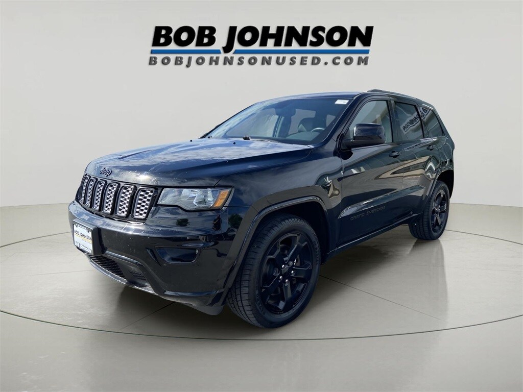 2021 Jeep Grand Cherokee Laredo X photo 3