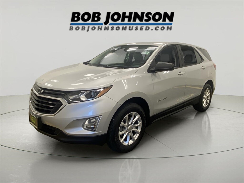 2020 Chevrolet Equinox LS photo 3