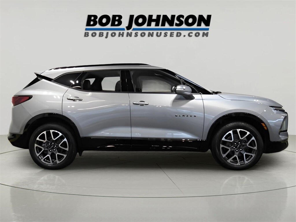 2024 Chevrolet Blazer RS photo 2