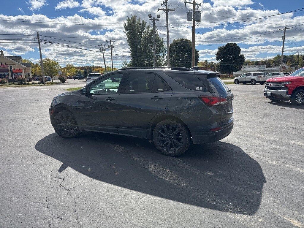 2022 Chevrolet Equinox RS photo 2