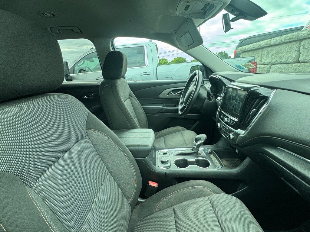 2021 Chevrolet Traverse Cloth photo 3