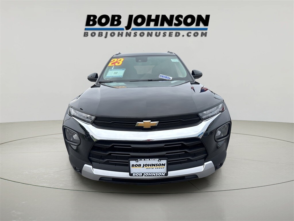2023 Chevrolet Trailblazer LT photo 2