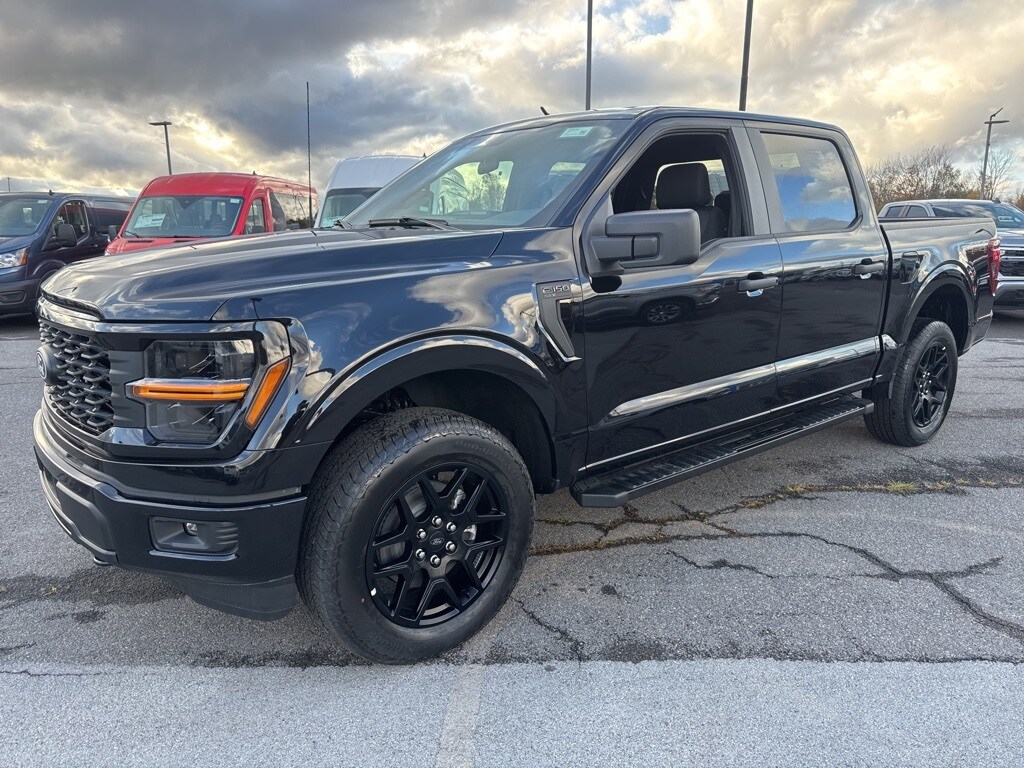 2025 Ford F-150 STX photo 3