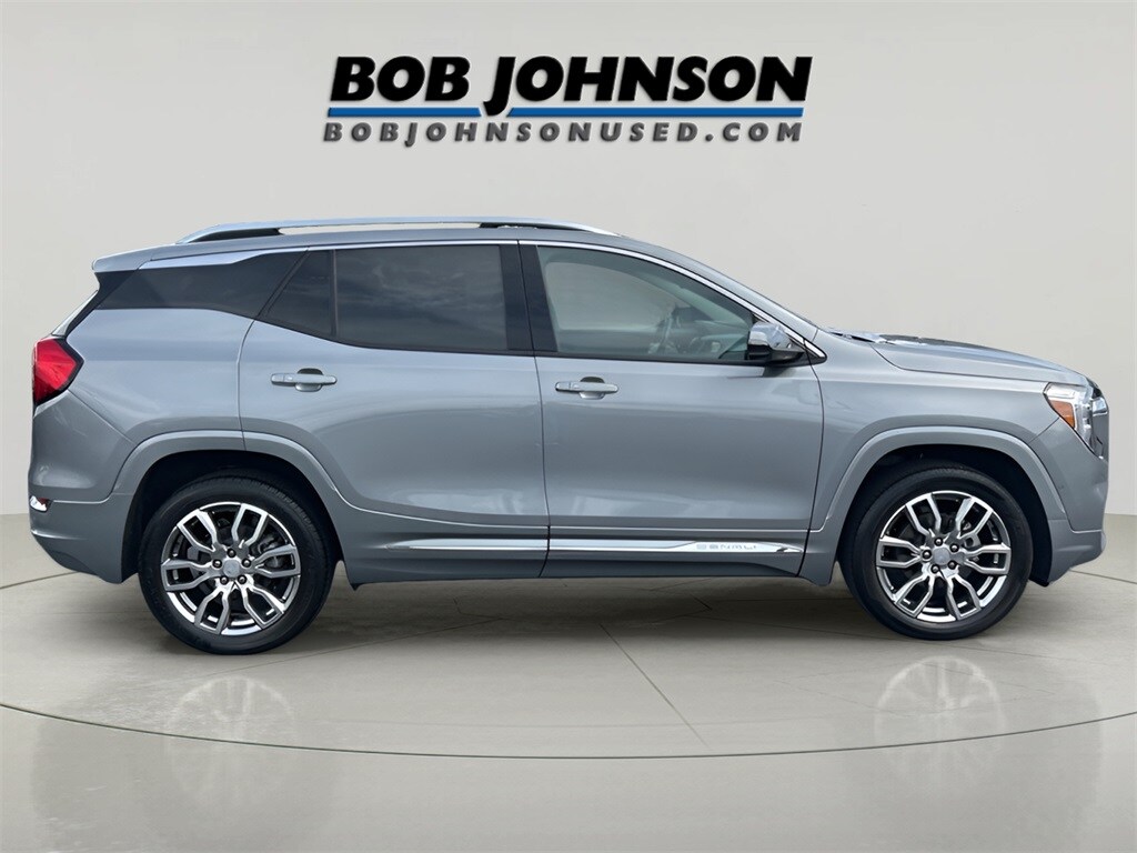 2023 Gmc Terrain Denali photo 2