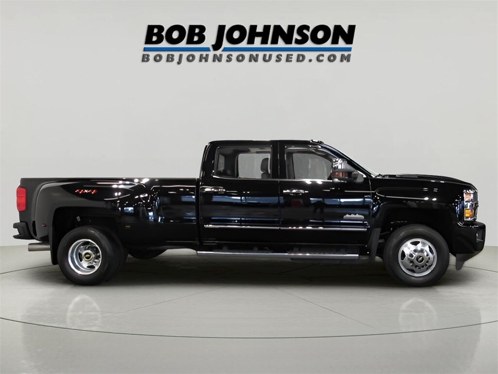 2019 Chevrolet Silverado 3500HD High Country photo 3