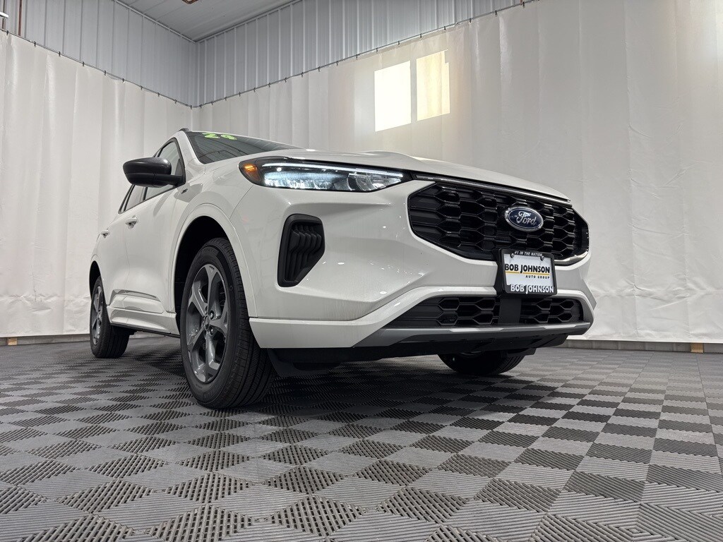 2024 Ford Escape ST-Line photo 2