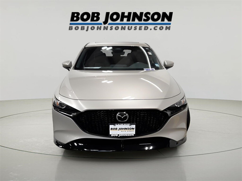 2025 Mazda Mazda3 2.5 s Preferred Hatchback photo 2