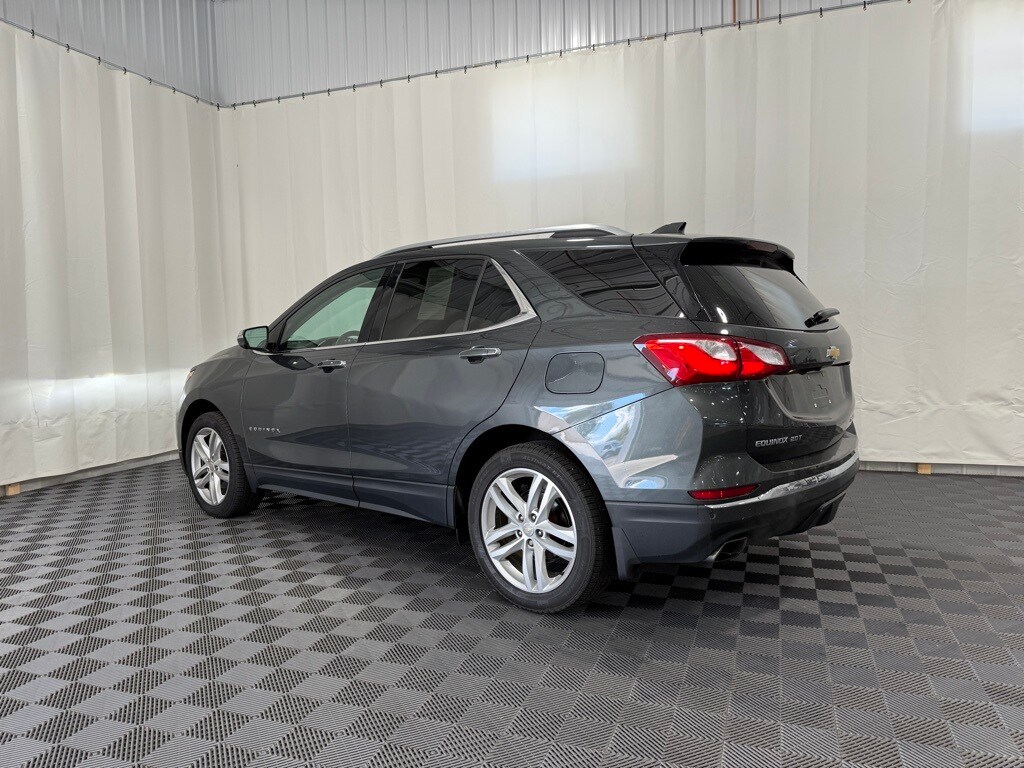 2020 Chevrolet Equinox Premier photo 2