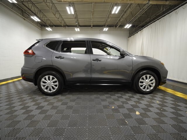 2019 Nissan Rogue S photo 3