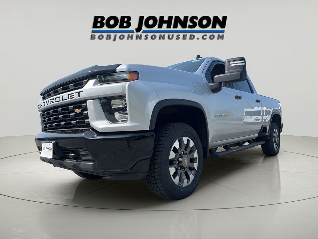 2021 Chevrolet Silverado 2500HD Custom photo 3