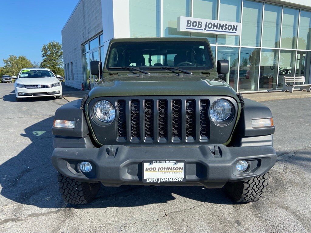 2022 Jeep Gladiator Sport photo 2