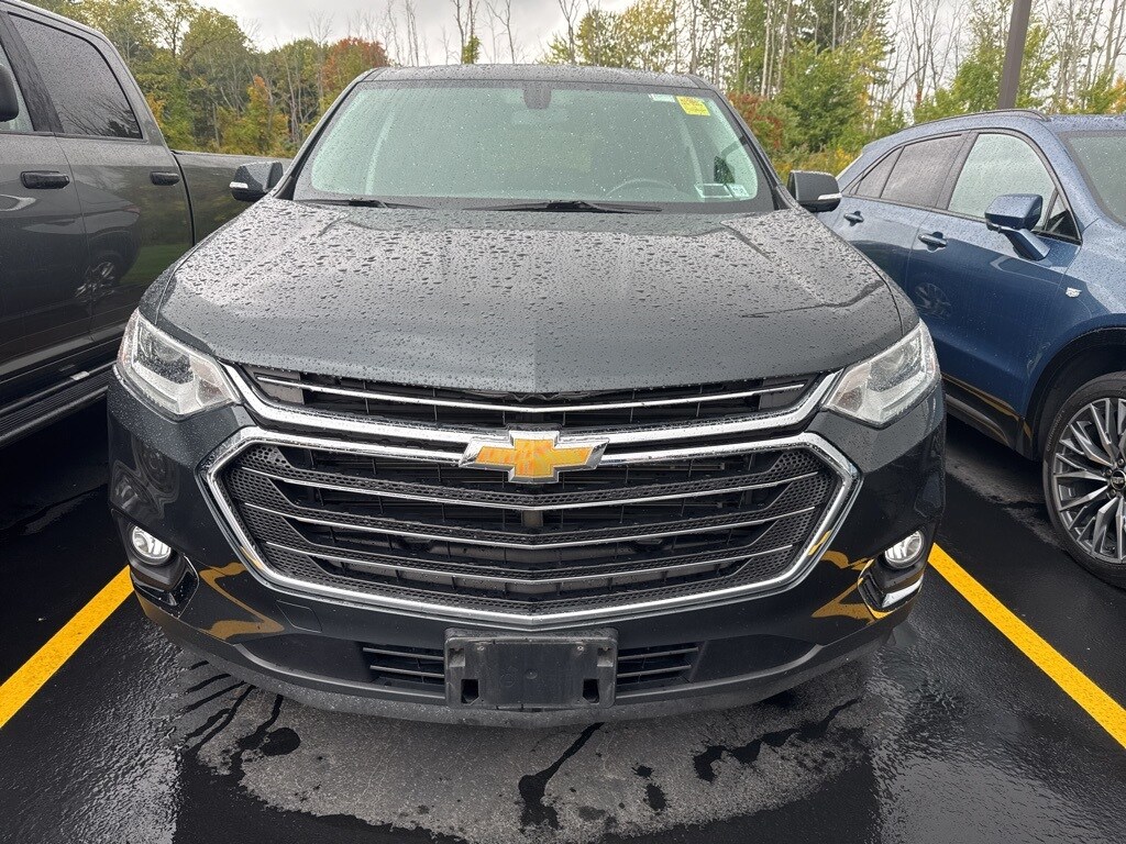 2018 Chevrolet Traverse Cloth 1LT photo 2
