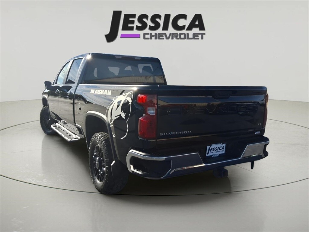 2022 Chevrolet Silverado 2500HD LT photo 3