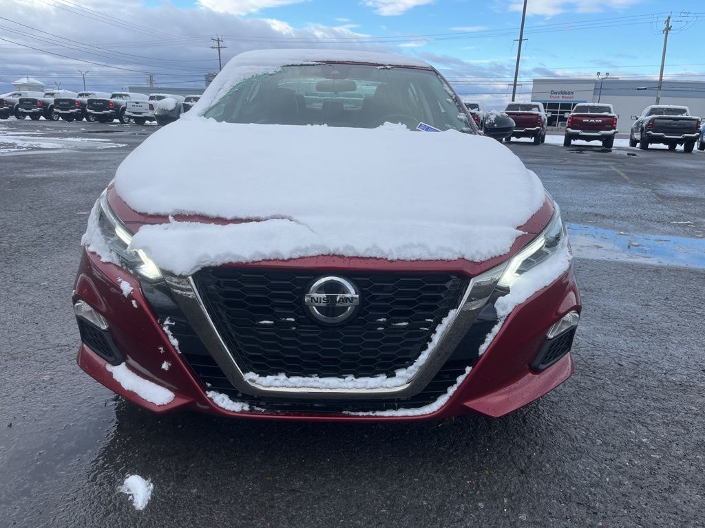 2022 Nissan Altima 2.5 SR photo 2