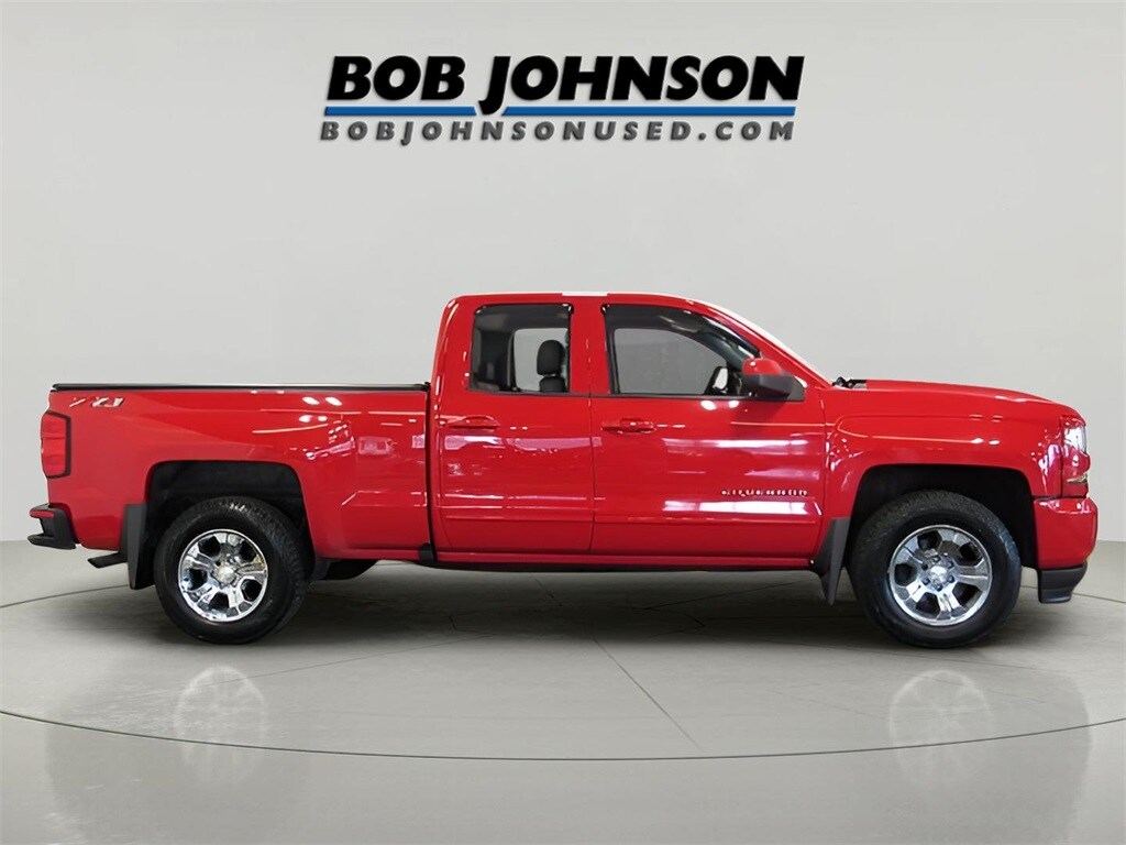 2018 Chevrolet Silverado 1500 LT photo 3