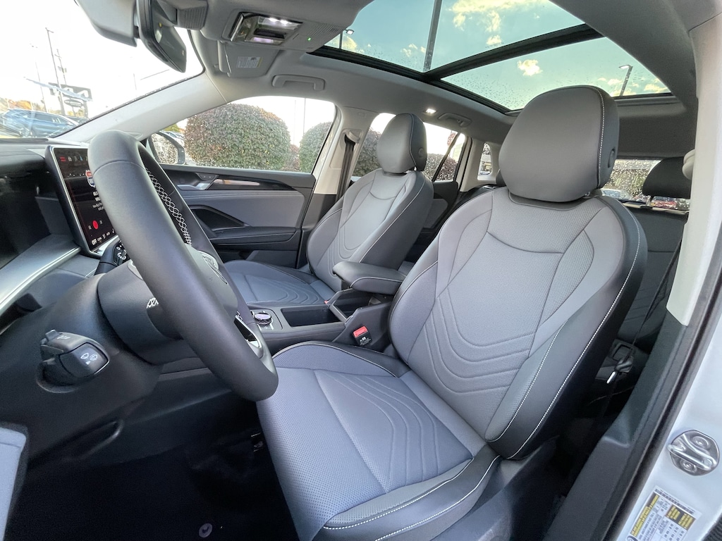 New 2025 Volkswagen Tiguan SE 2.0T SE 4MOTION