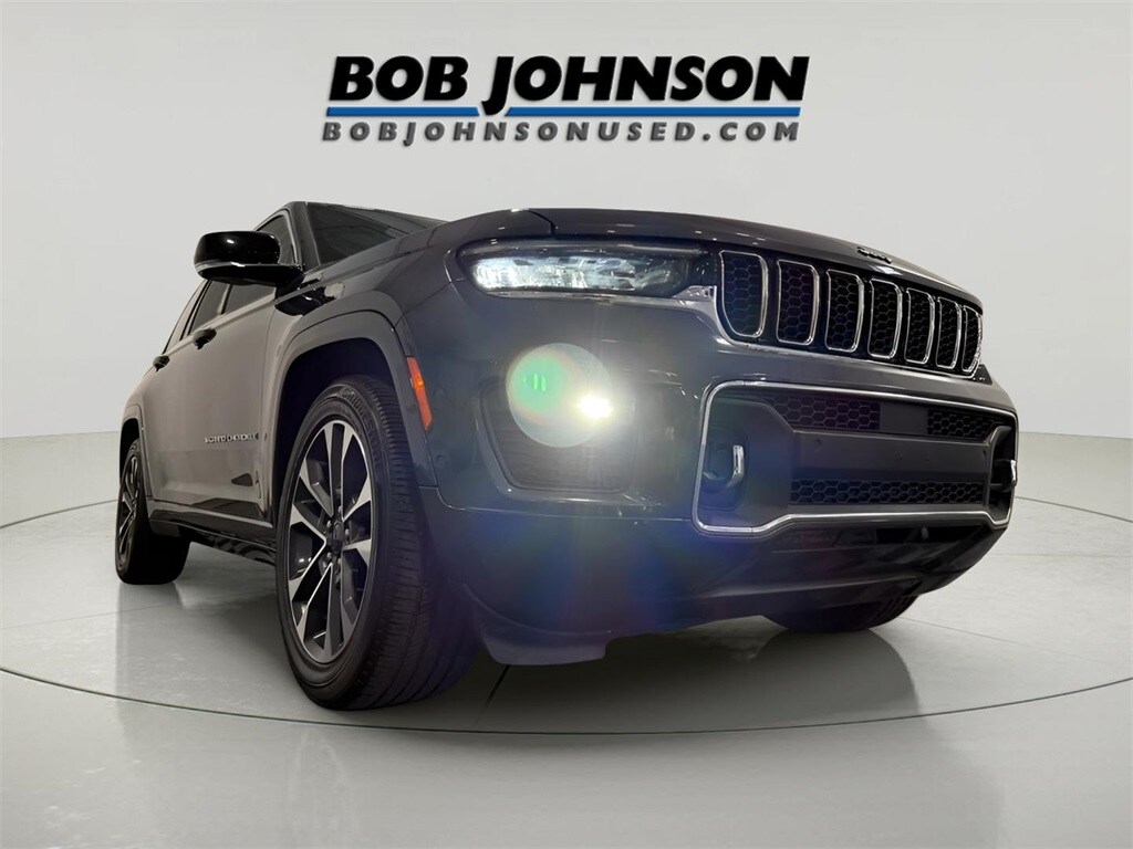 2022 Jeep Grand Cherokee Overland photo 3