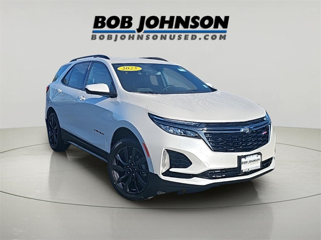 2023 Chevrolet Equinox RS photo 2