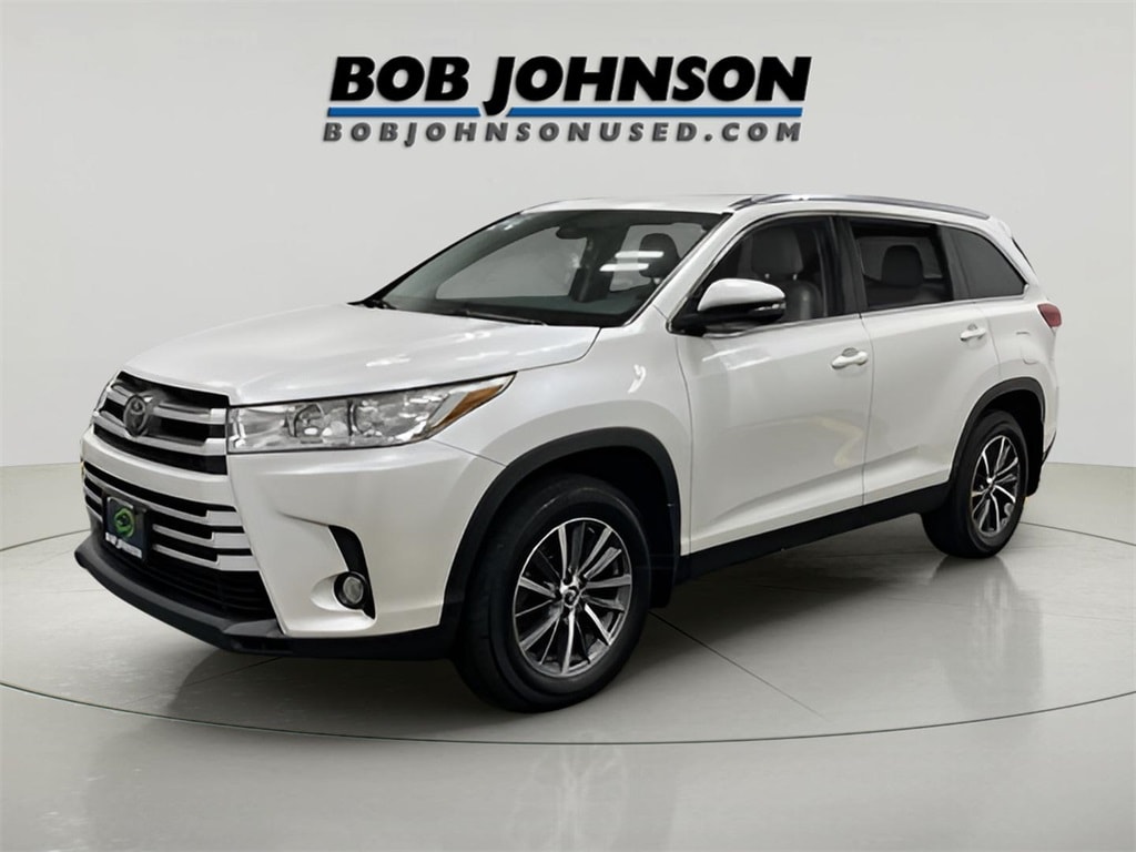 Used 2019 Toyota Highlander SE SUV