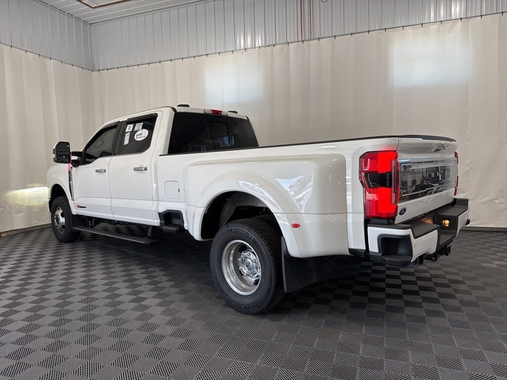 2024 Ford F-350 photo 2