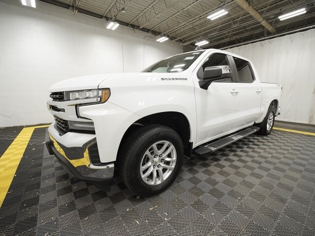 2019 Chevrolet Silverado 1500 LT photo 2
