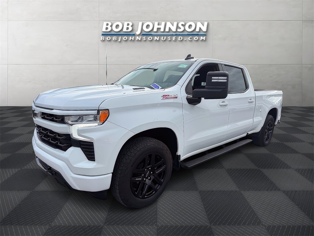 Used 2023 Chevrolet Silverado 1500 RST with VIN 1GCUDEE87PZ248091 for sale in Rochester, NY