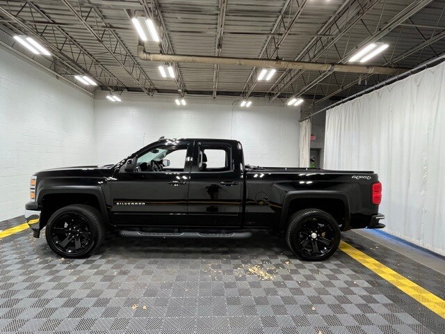 2015 Chevrolet Silverado 1500 LT photo 2