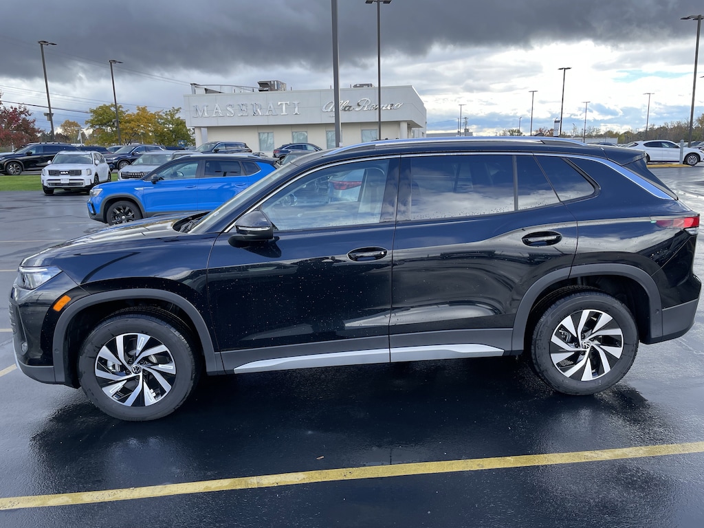 New 2025 Volkswagen Tiguan S 2.0T S 4MOTION