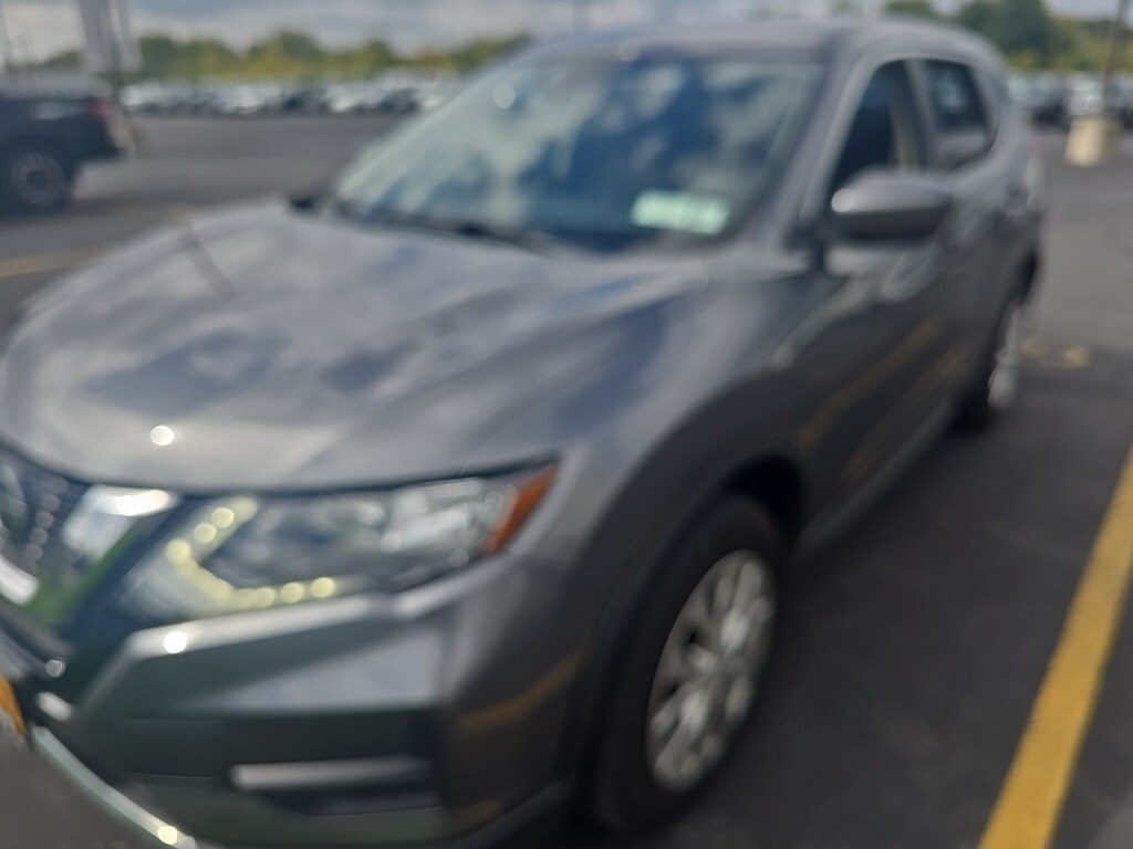 2019 Nissan Rogue S photo 2