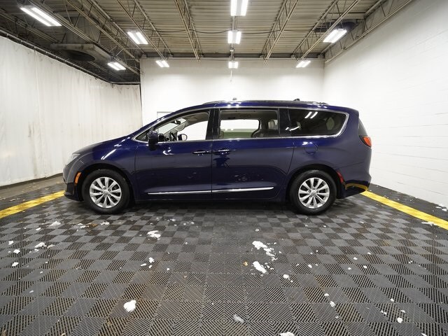 2018 Chrysler Pacifica Touring Plus photo 4