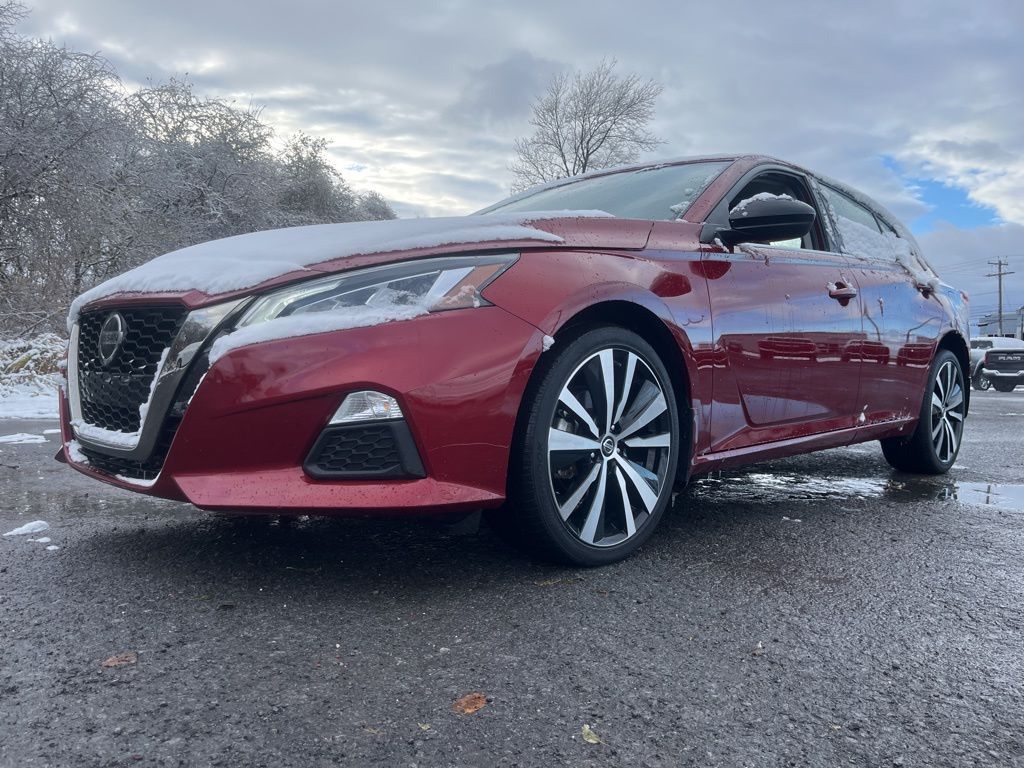 2022 Nissan Altima 2.5 SR photo 3