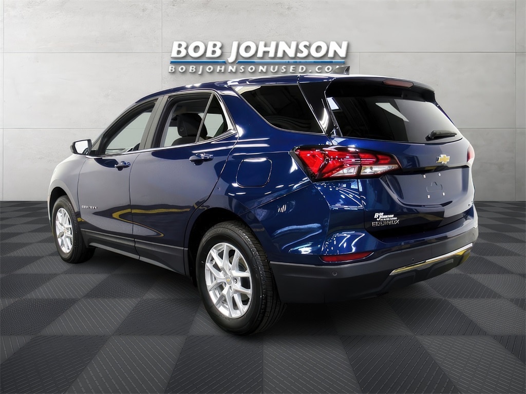 Used 2022 Chevrolet Equinox LT with VIN 3GNAXUEV2NL167859 for sale in Rochester, NY