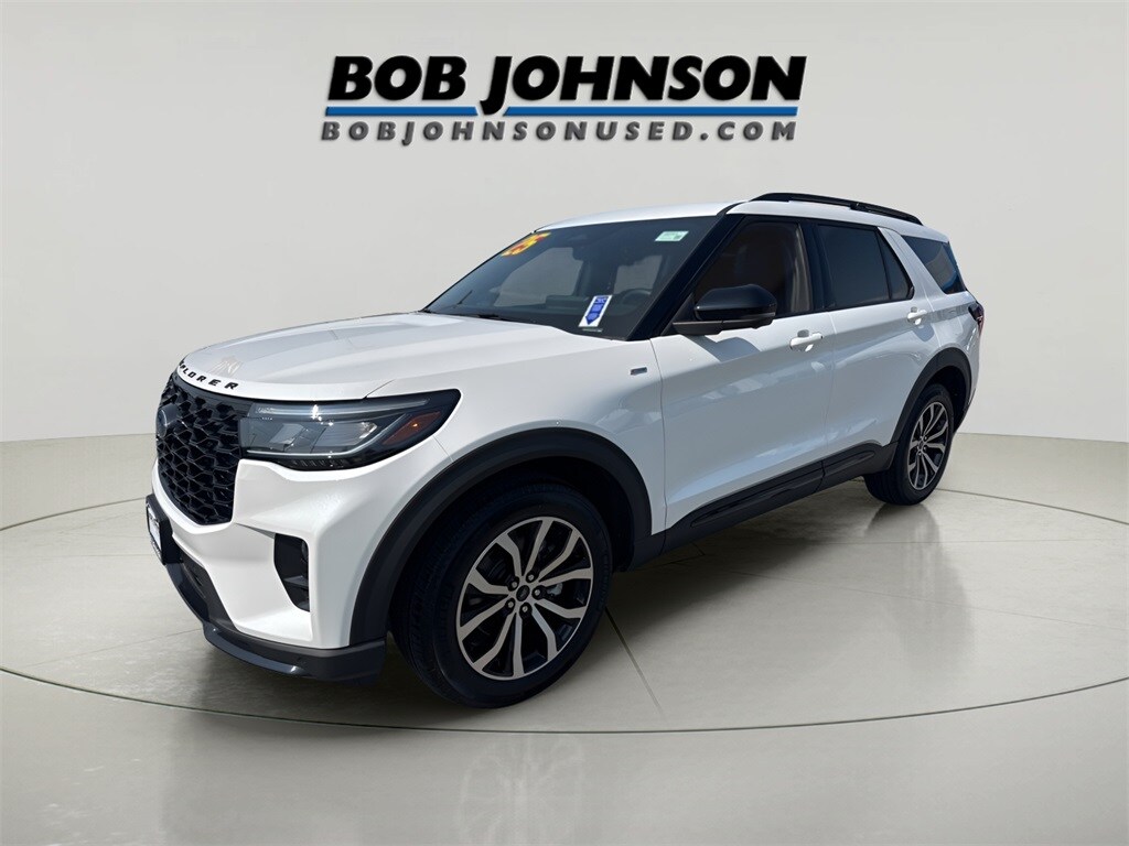 2025 Ford Explorer ST-Line photo 3