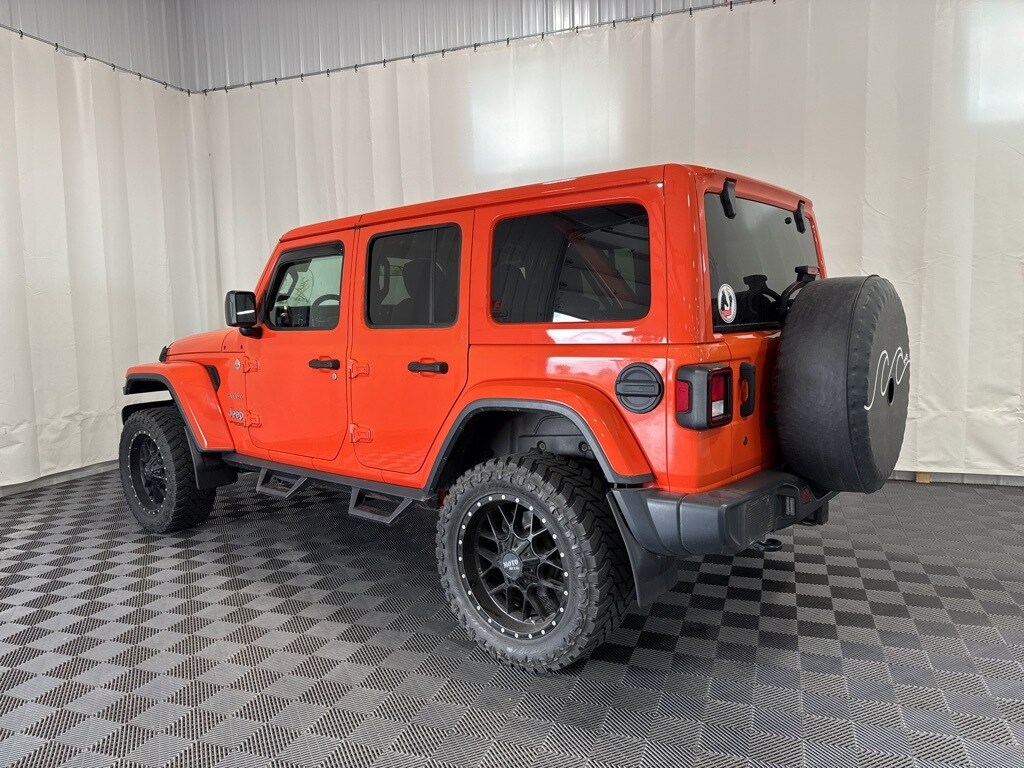 2019 Jeep Wrangler Unlimited Sahara photo 2