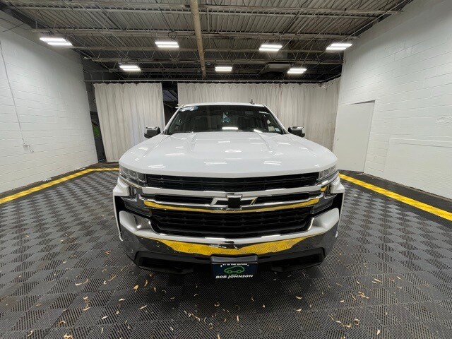 2021 Chevrolet Silverado 1500 LT photo 2