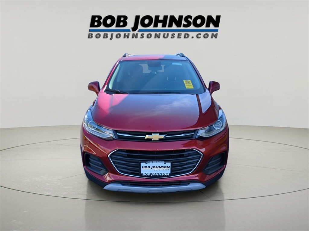 2020 Chevrolet Trax LT photo 2