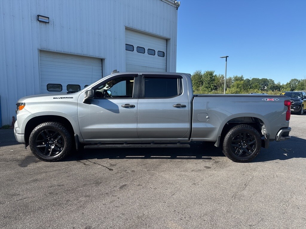 2023 Chevrolet Silverado 1500 Custom photo 4