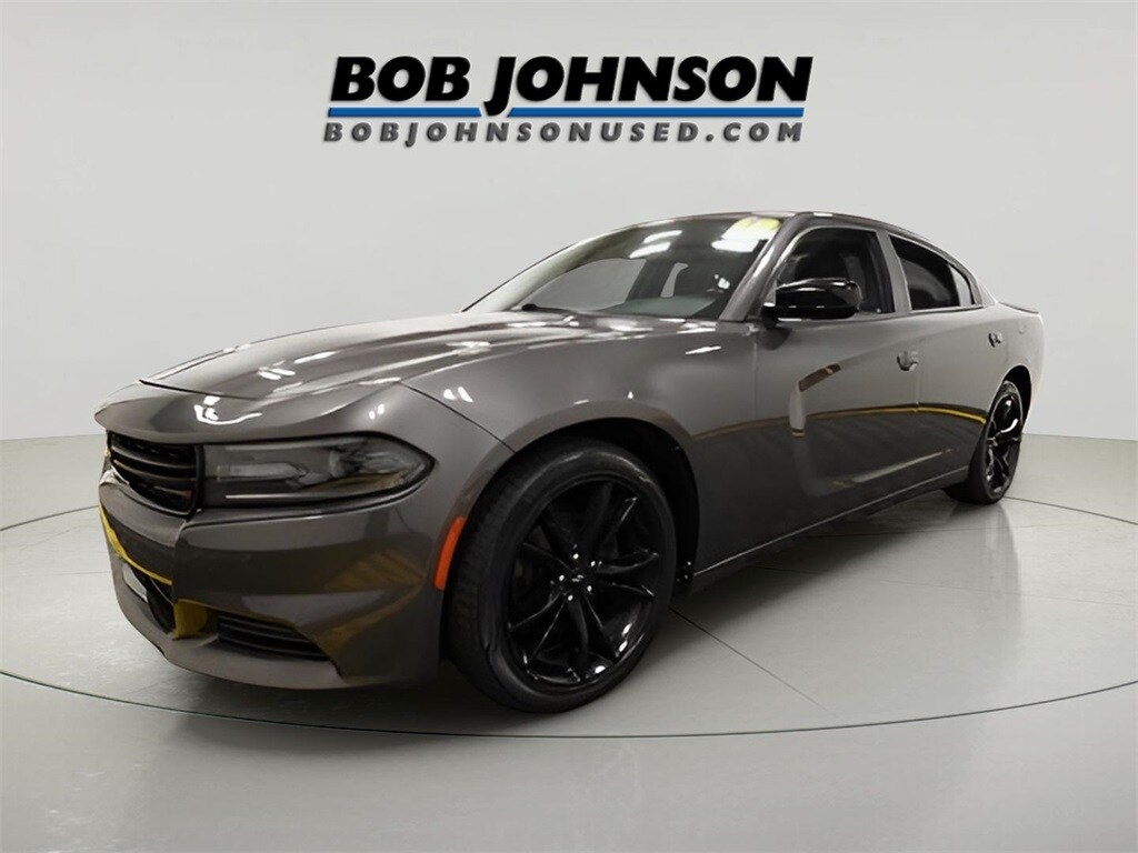 Used 2018 Dodge Charger SXT Sedan