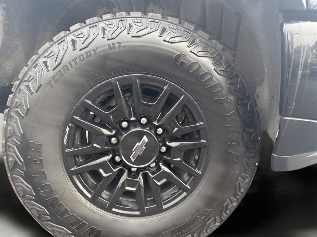 2024 Chevrolet Silverado 2500HD ZR2 photo 2