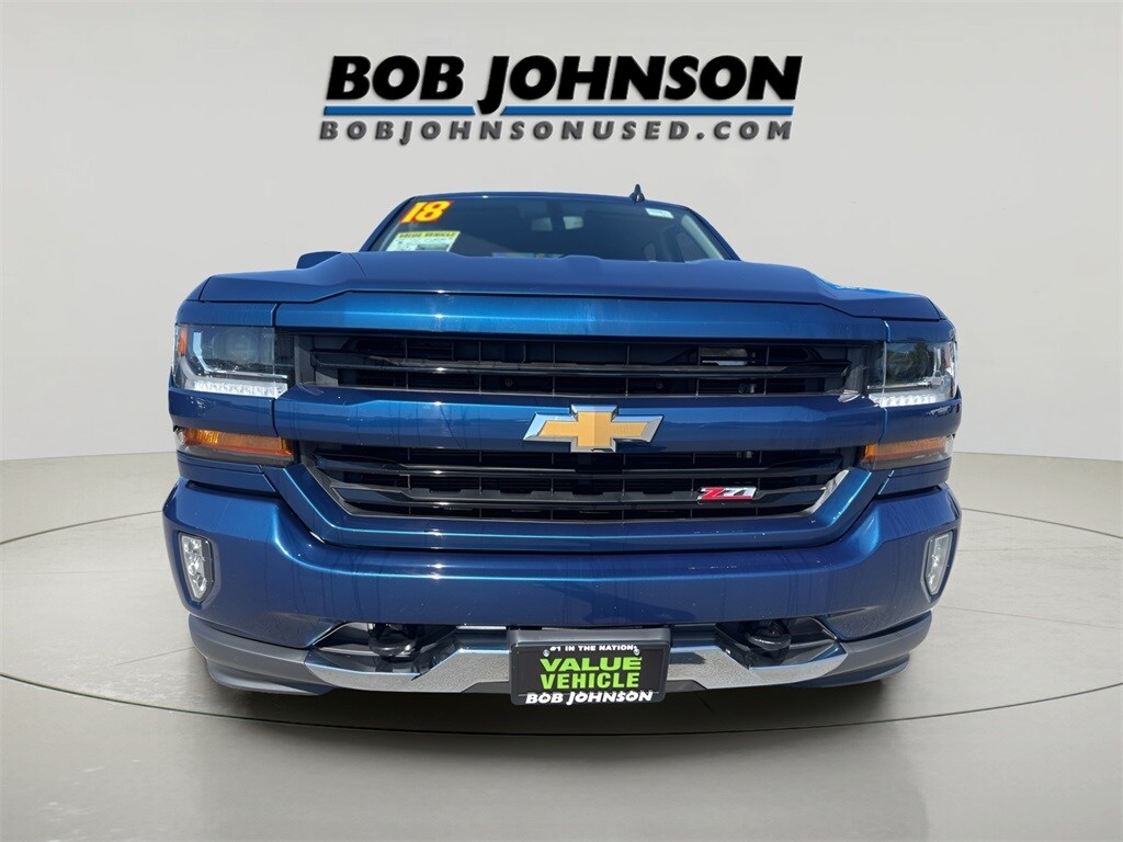 2018 Chevrolet Silverado 1500 LT photo 2