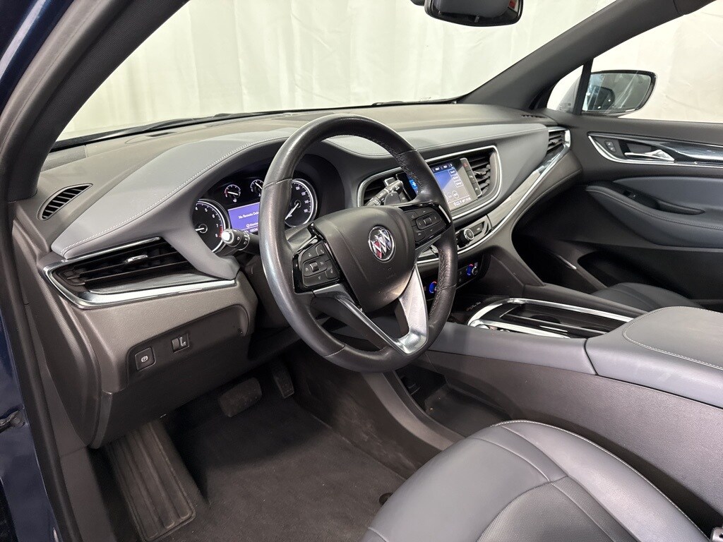 2023 Buick Enclave Essence photo 3