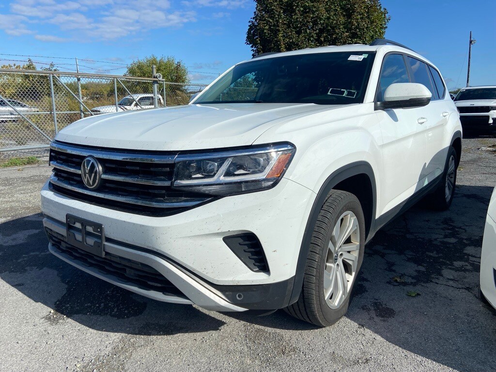 2022 Volkswagen Atlas SE Technology photo 2